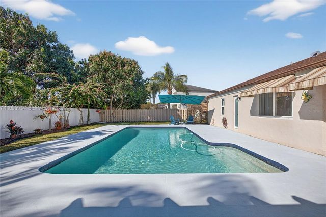 15280 SW 153rd St, Miami, FL 33187