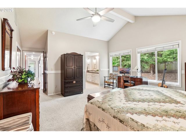 4204 RIVERVIEW Dr, West Linn, OR 97068