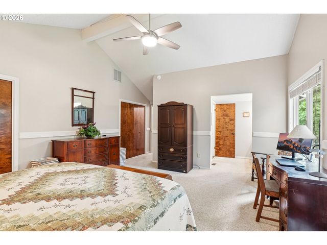 4204 RIVERVIEW Dr, West Linn, OR 97068