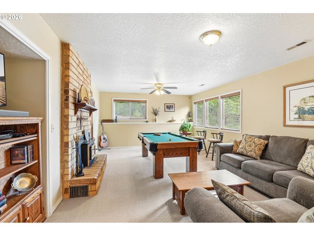 4204 RIVERVIEW Dr, West Linn, OR 97068