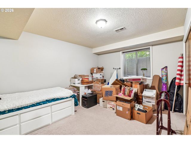 4204 RIVERVIEW Dr, West Linn, OR 97068