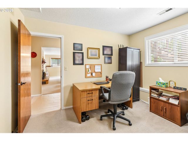 4204 RIVERVIEW Dr, West Linn, OR 97068