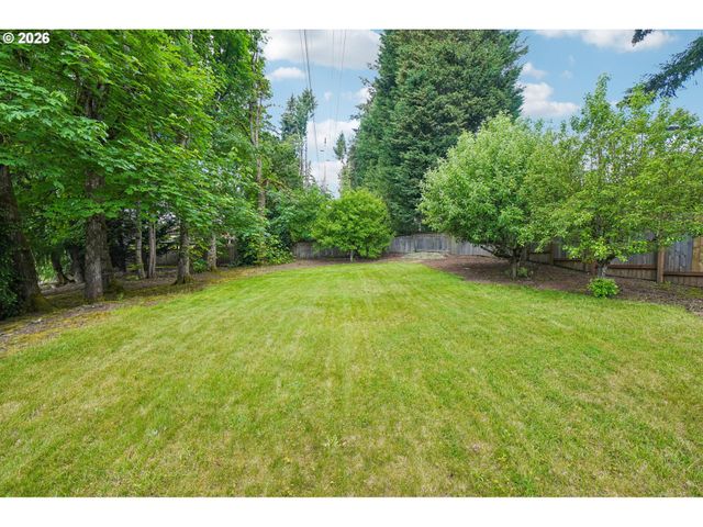 4204 RIVERVIEW Dr, West Linn, OR 97068