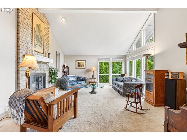 4204 RIVERVIEW Dr, West Linn, OR 97068