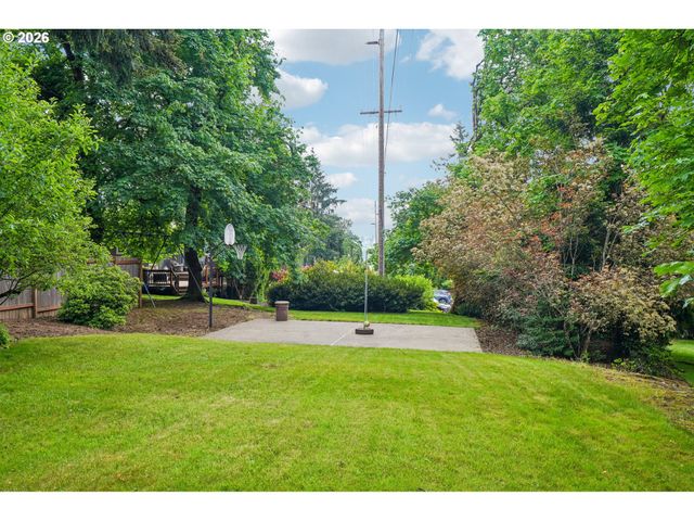 4204 RIVERVIEW Dr, West Linn, OR 97068