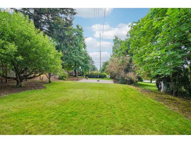 4204 RIVERVIEW Dr, West Linn, OR 97068