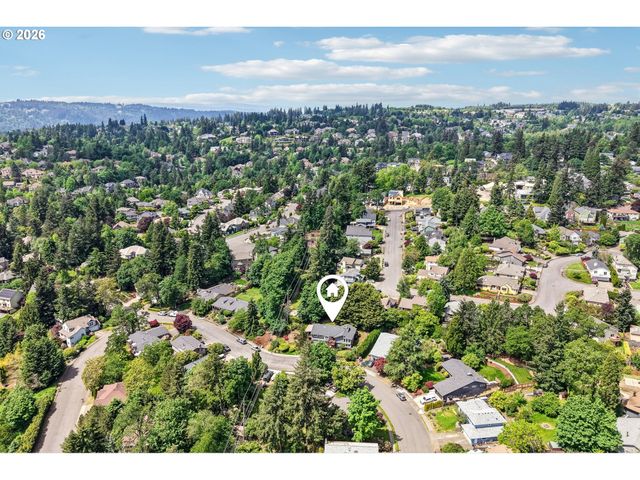 4204 RIVERVIEW Dr, West Linn, OR 97068