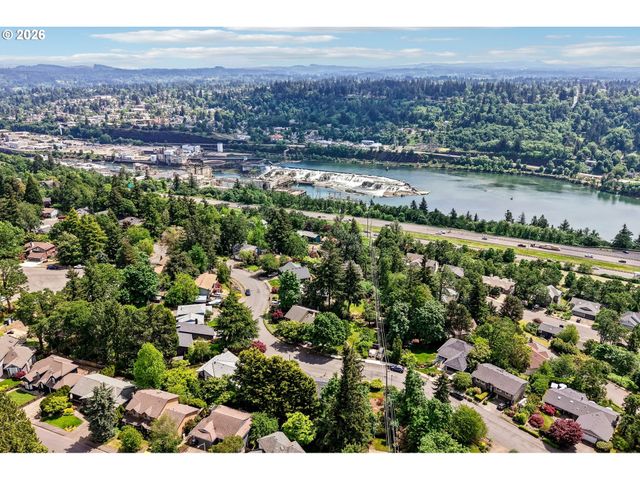 4204 RIVERVIEW Dr, West Linn, OR 97068