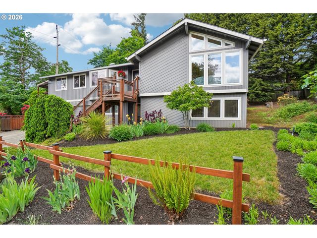 4204 RIVERVIEW Dr, West Linn, OR 97068