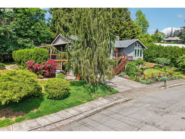 4204 RIVERVIEW Dr, West Linn, OR 97068