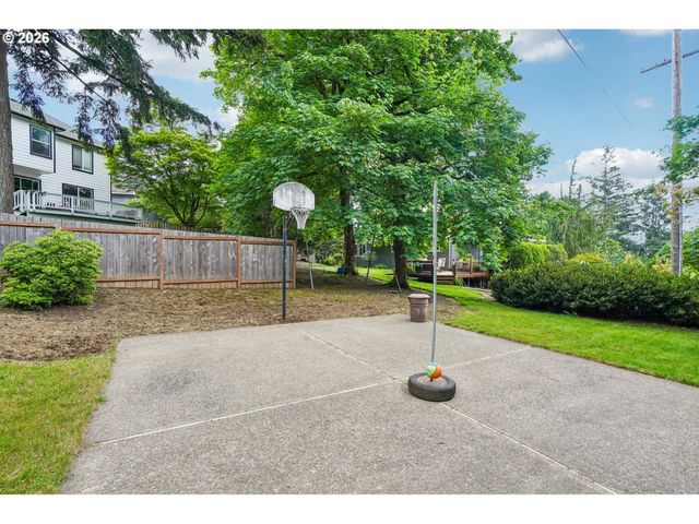 4204 RIVERVIEW Dr, West Linn, OR 97068