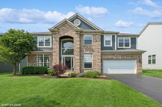 350 Sterling Circle, Cary, IL 60013