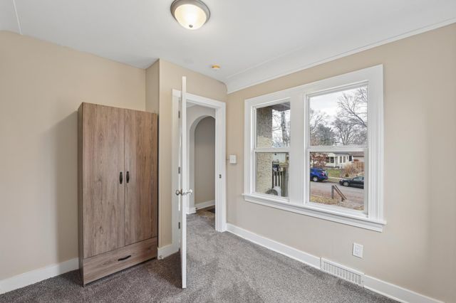 2155 Reaney Avenue E, Saint Paul, MN 55119