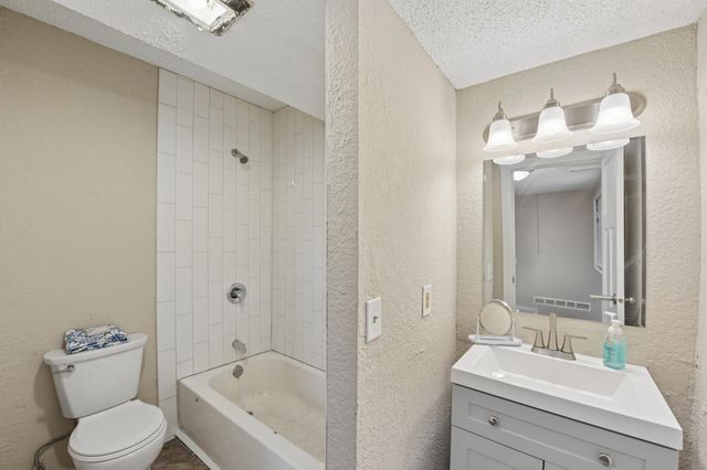 2155 Reaney Avenue E, Saint Paul, MN 55119