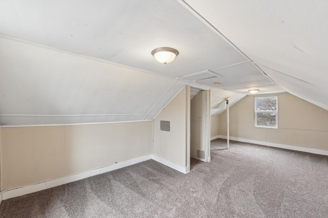 2155 Reaney Avenue E, Saint Paul, MN 55119