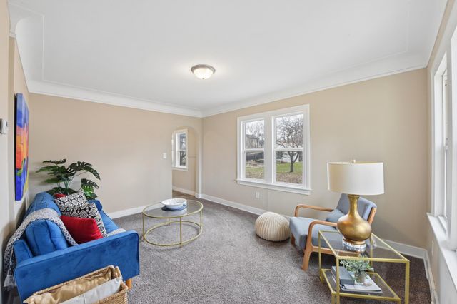 2155 Reaney Avenue E, Saint Paul, MN 55119