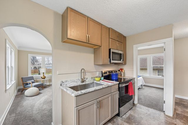 2155 Reaney Avenue E, Saint Paul, MN 55119