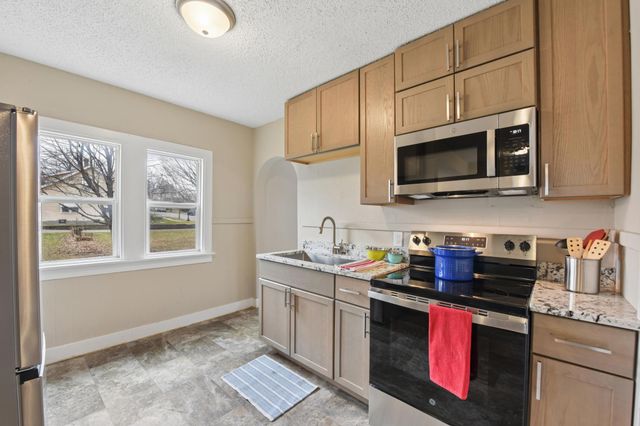 2155 Reaney Avenue E, Saint Paul, MN 55119