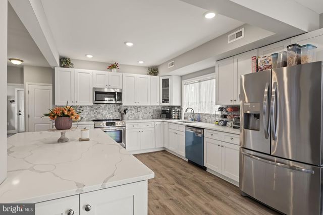 510 SMITHFIELD AVE, Philadelphia, PA 19116
