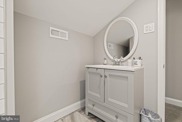 510 SMITHFIELD AVE, Philadelphia, PA 19116