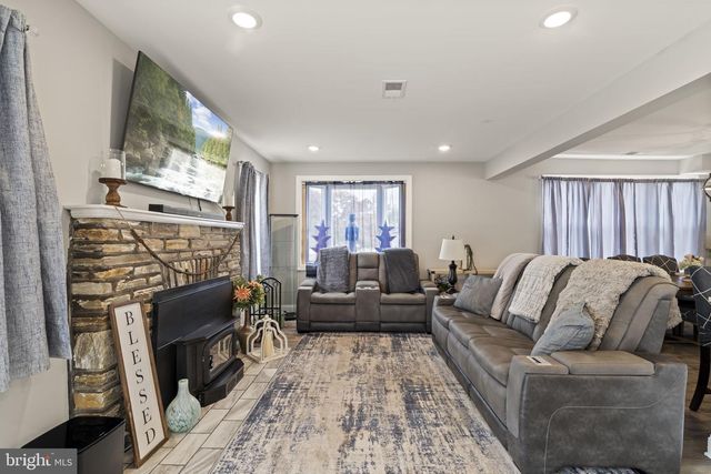 510 SMITHFIELD AVE, Philadelphia, PA 19116