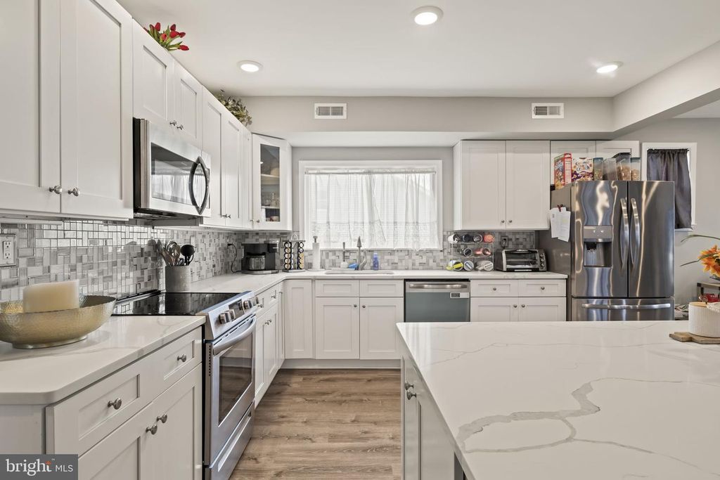 510 SMITHFIELD AVE, PHILADELPHIA, PA 19116 — photo 5