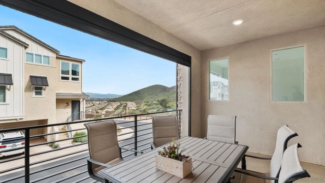15681 Rennyson, San Diego, CA 92127