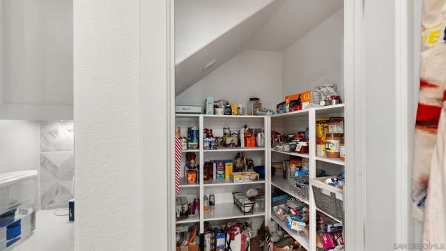 15681 Rennyson, San Diego, CA 92127