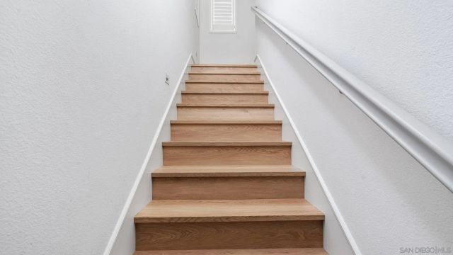 15681 Rennyson, San Diego, CA 92127