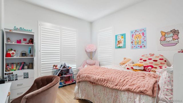 15681 Rennyson, San Diego, CA 92127