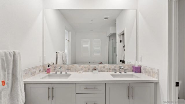 15681 Rennyson, San Diego, CA 92127