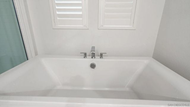 15681 Rennyson, San Diego, CA 92127
