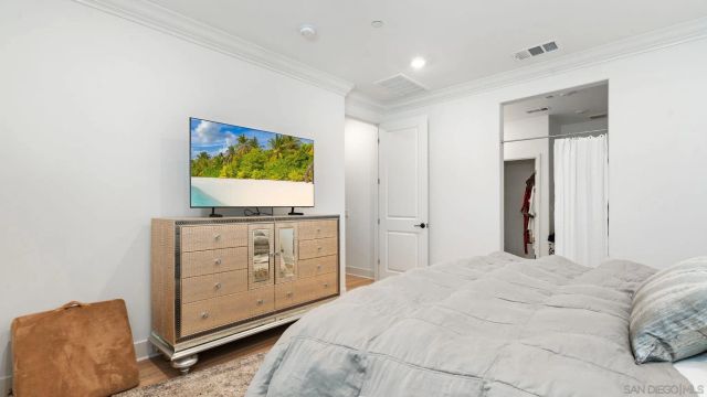 15681 Rennyson, San Diego, CA 92127