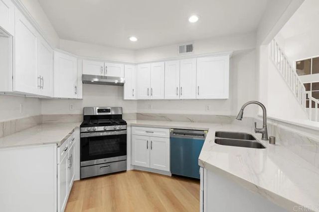12011 Tivoli Park Row 2, San Diego, CA 92128