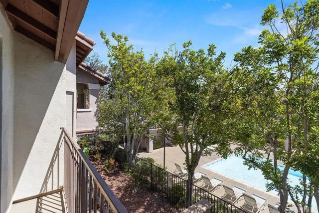 12011 Tivoli Park Row 2, San Diego, CA 92128