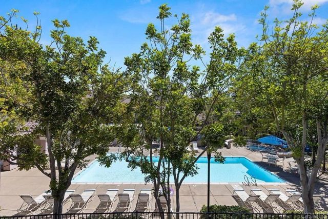12011 Tivoli Park Row 2, San Diego, CA 92128