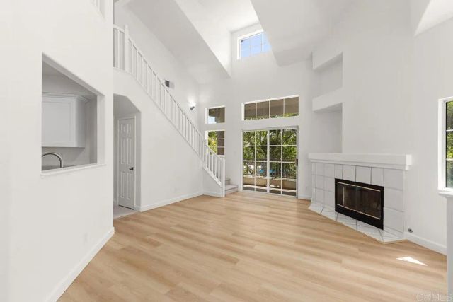 12011 Tivoli Park Row 2, San Diego, CA 92128