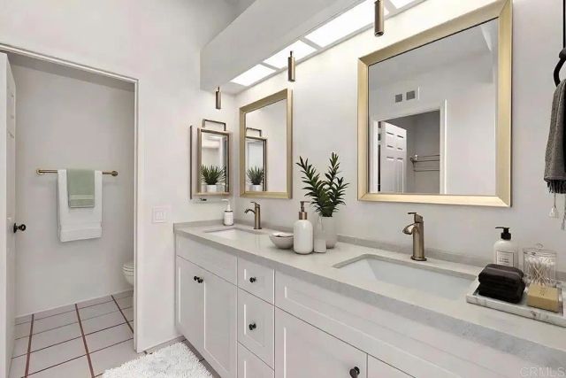 12011 Tivoli Park Row 2, San Diego, CA 92128