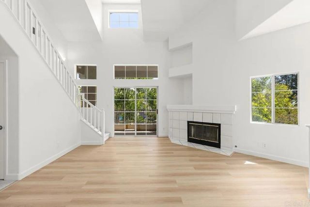 12011 Tivoli Park Row 2, San Diego, CA 92128