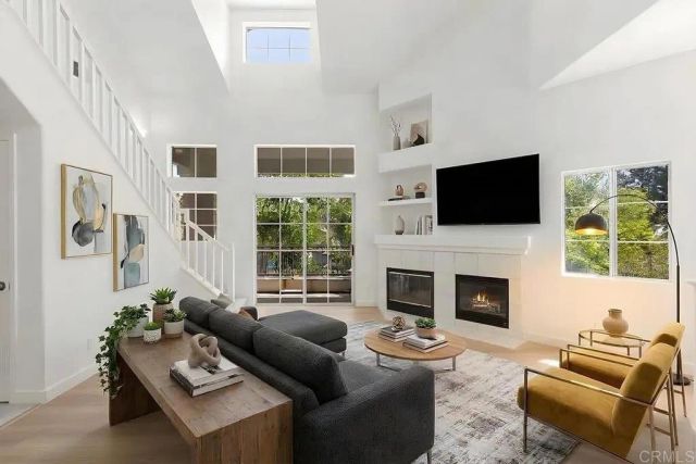 12011 Tivoli Park Row 2, San Diego, CA 92128