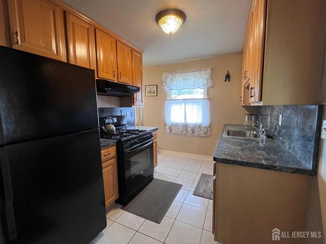 11 Purdue Road, Old Bridge, NJ 08859