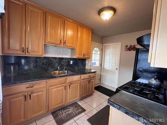 11 Purdue Road, Old Bridge, NJ 08859