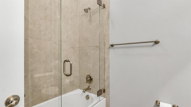 9040 W Watercrest Cir Circle W, Parkland, FL 33076