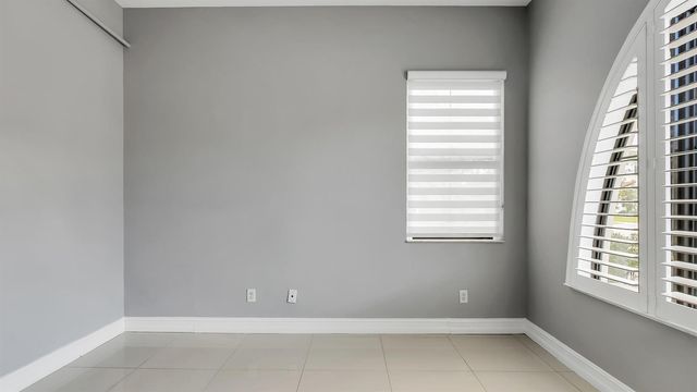 9040 W Watercrest Cir Circle W, Parkland, FL 33076