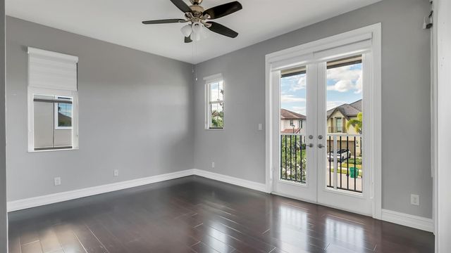 9040 W Watercrest Cir Circle W, Parkland, FL 33076