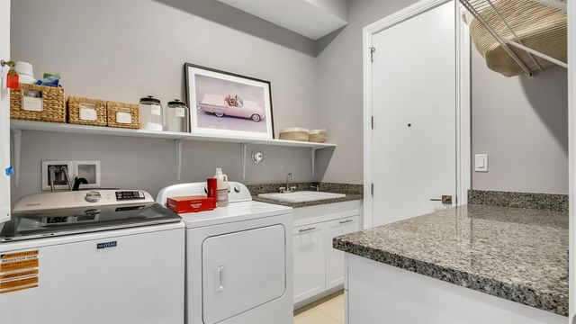 9040 W Watercrest Cir Circle W, Parkland, FL 33076
