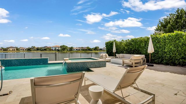 9040 W Watercrest Cir Circle W, Parkland, FL 33076