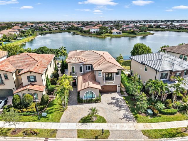 9040 W Watercrest Cir Circle W, Parkland, FL 33076