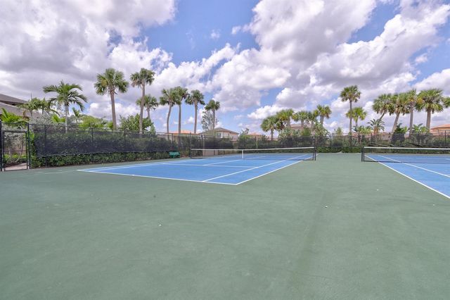 9040 W Watercrest Cir Circle W, Parkland, FL 33076
