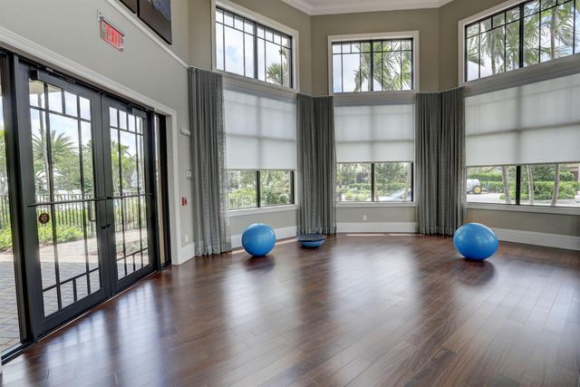 9040 W Watercrest Cir Circle W, Parkland, FL 33076